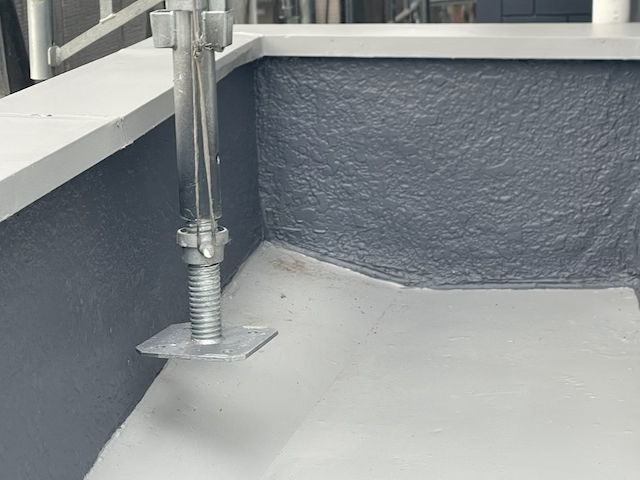 春日部　パラペット壁　床塗装